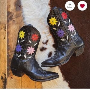 ISO Tony Lama Floral inlay boots sz 7.5 or 8